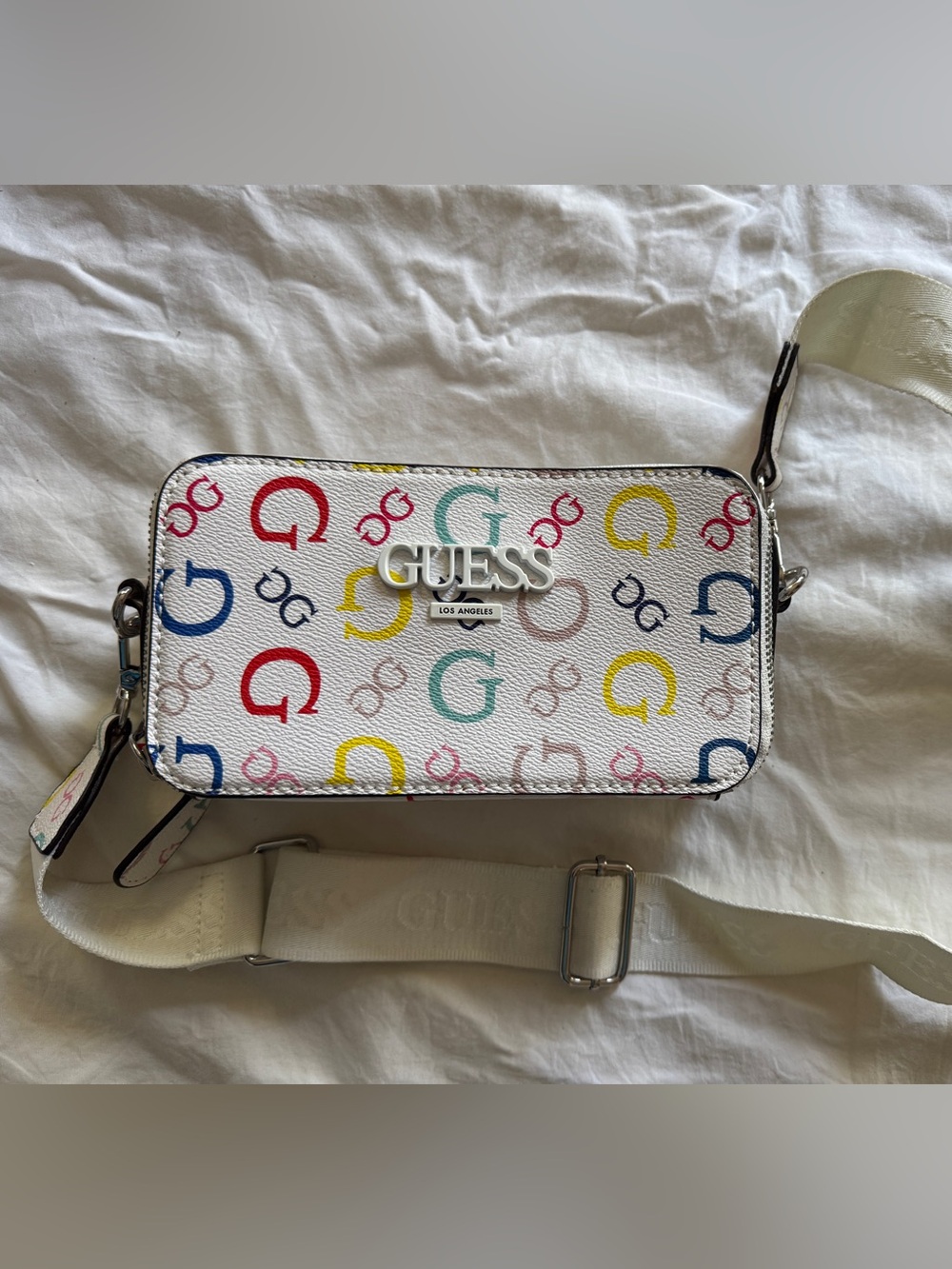 GUESS White Multicolor Logo With Silver Hardware